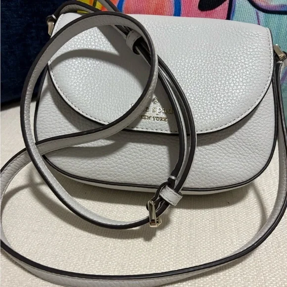 Kate Spade Light Gray Pebbled Crossbody Bag - Picture 3 of 8